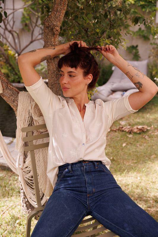 The Olivia Shirt Stone - חולצת אוליביה בצבע אבן